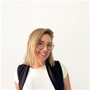 Soy Trabajadora Social y Sociología y realicé el Máster de Profesorado de Educación Secundaria Obligatoria, Bachillerato y FP.